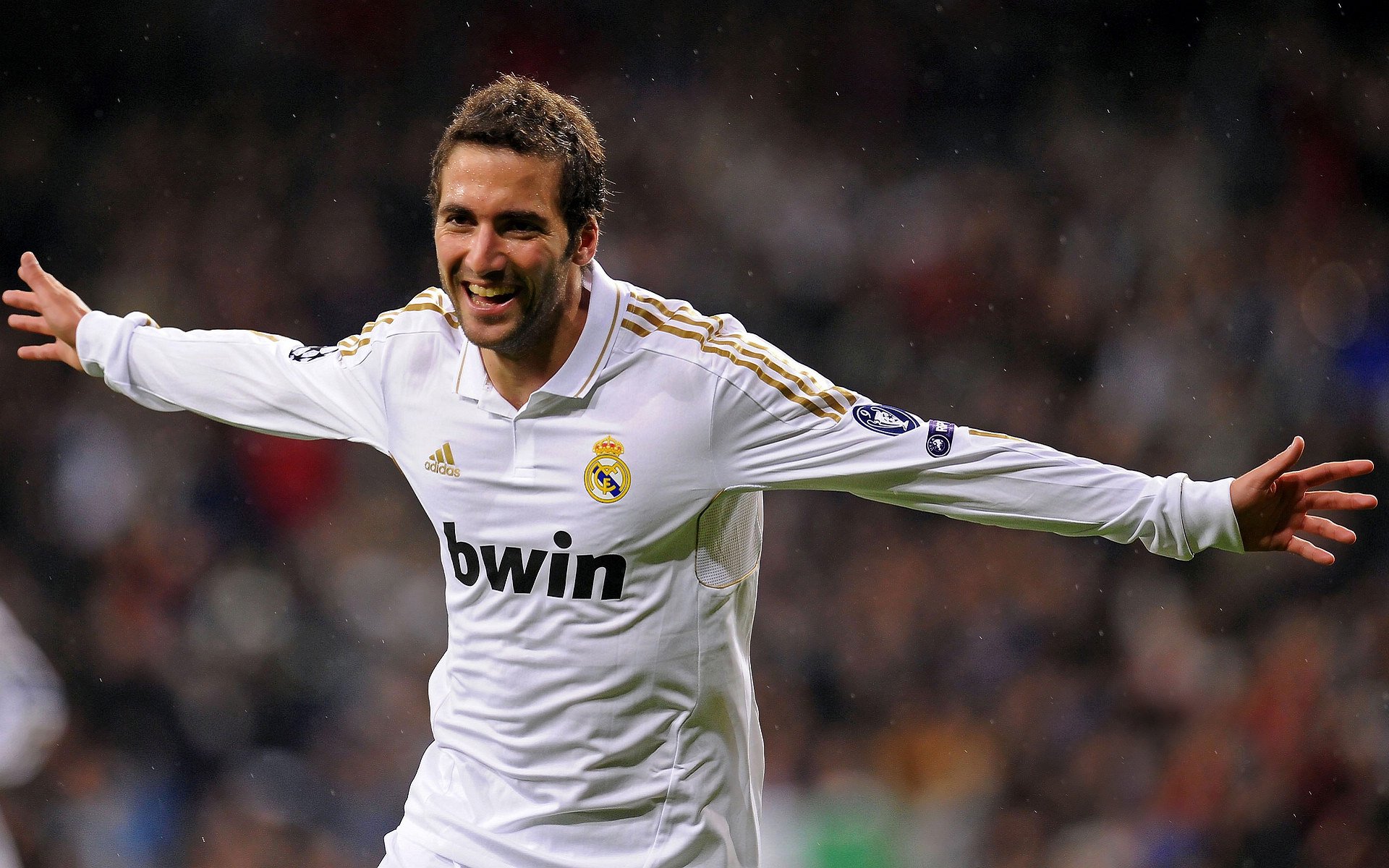 鏖战红牛，阿克一剑封喉！曼城客场惊险取胜背后的战术博弈与意志考验